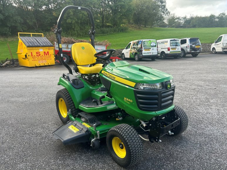 John Deere X940 Lawn Tractor 