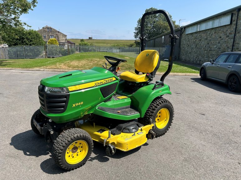 John Deere X948 Lawn Tractor 