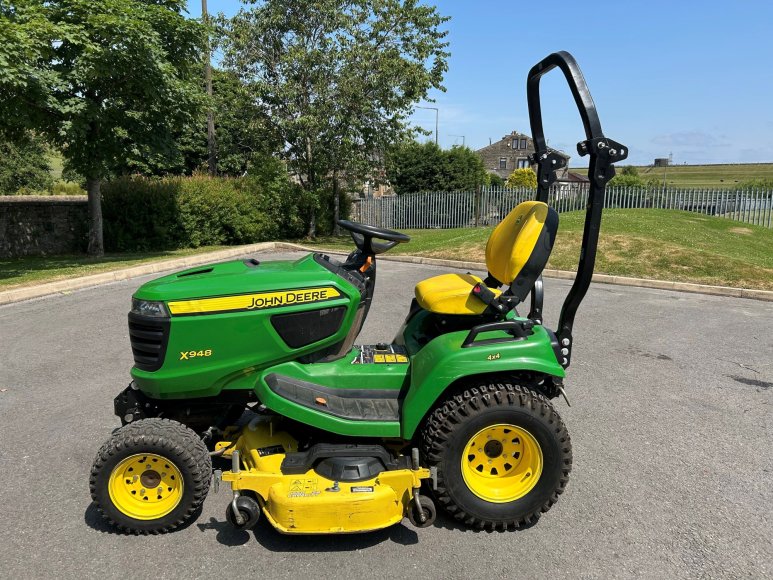 John Deere X948 Lawn Tractor 