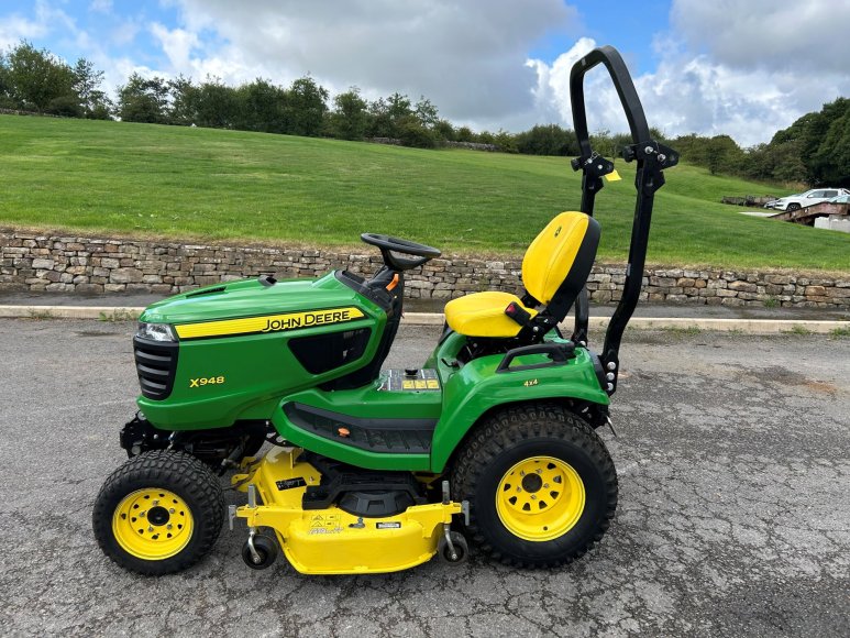 John Deere X948 Lawn Tractor 