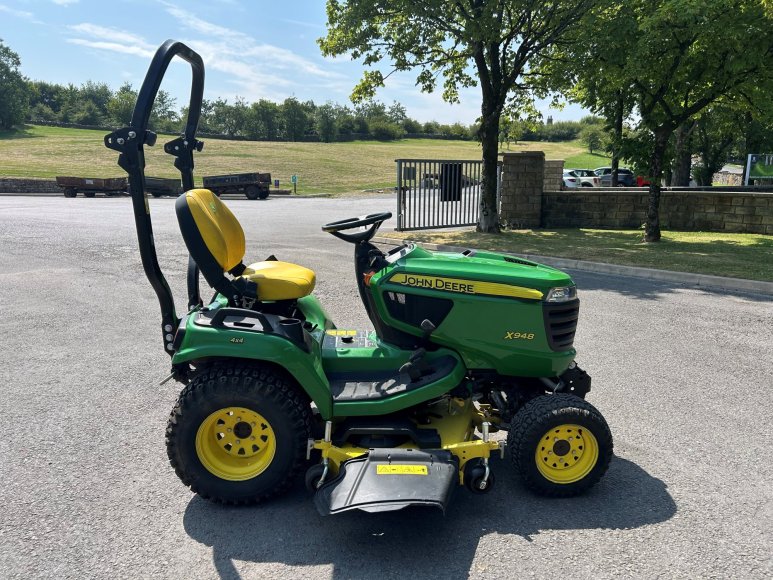 John Deere X948 Lawn Tractor 