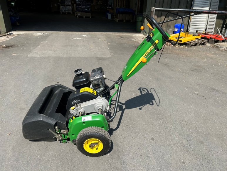John Deere 220C Pedestrian Greens Mower 