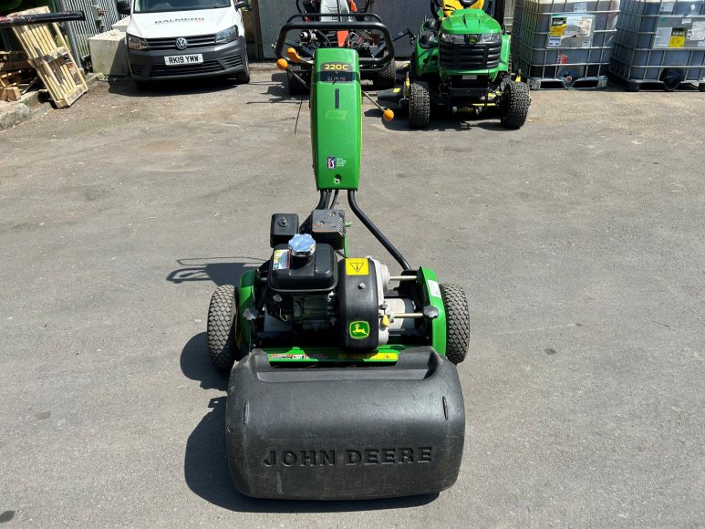 John Deere 220C Pedestrian Greens Mower 