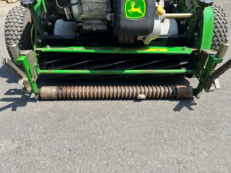 John Deere 220C Pedestrian Greens Mower 