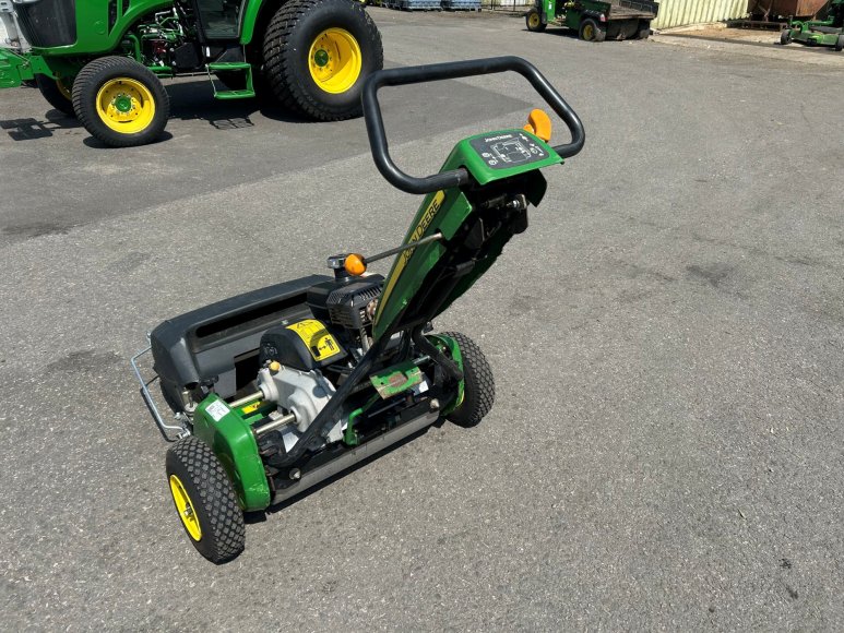 John Deere 220C Pedestrian Greens Mower 