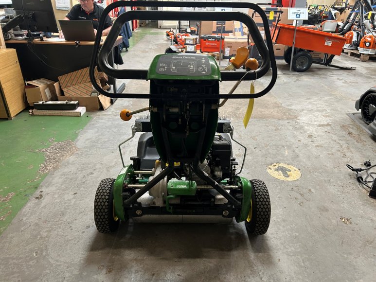 John Deere 220C Pedestrian Greens Mower 