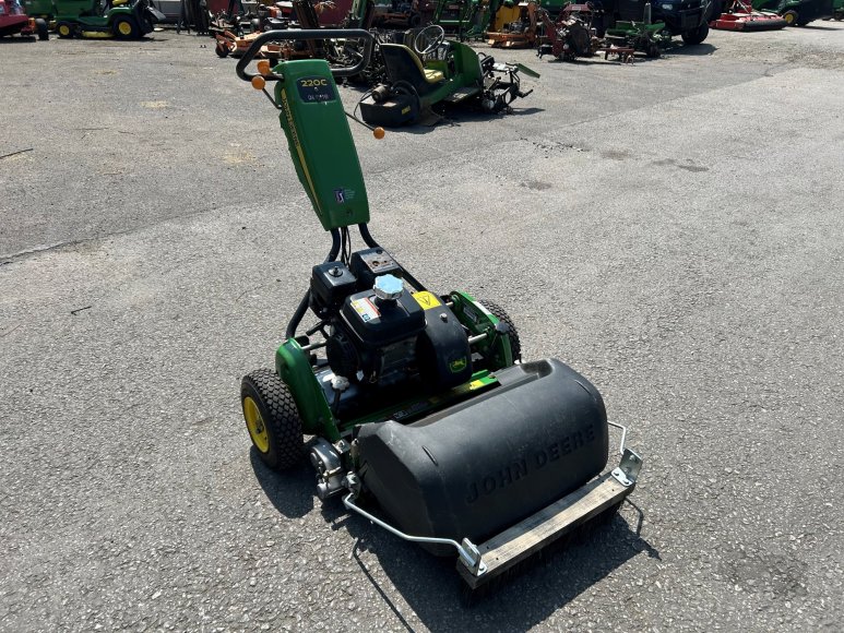 John Deere 220C Pedestrian Greens Mower 