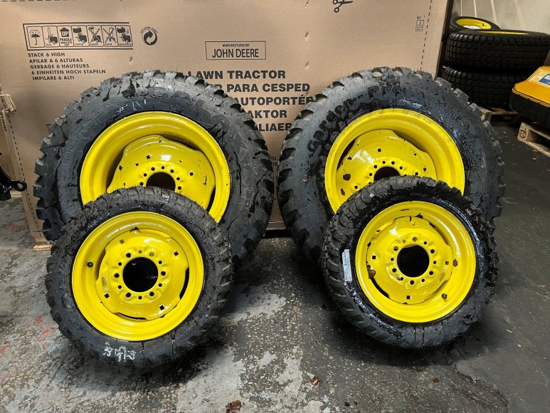 John Deere 2R Series Wheels & Tyres 