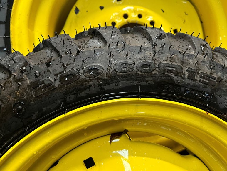 John Deere 2R Series Wheels & Tyres 