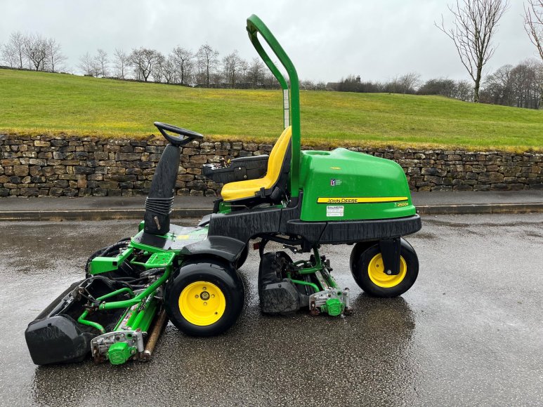 John Deere 2500B Greens Mower