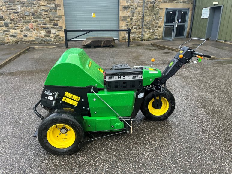 John Deere Aercore 800 Pedestrian Aerator 