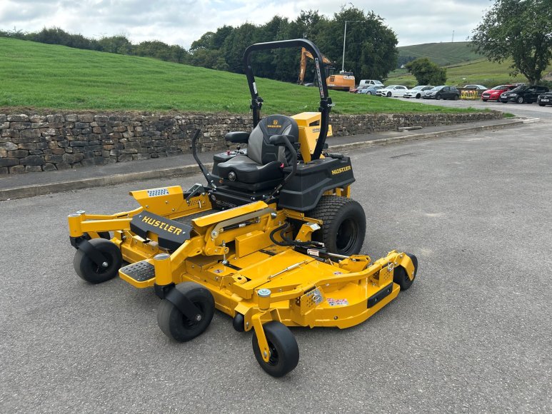 Hustler Super 104 Zero Turn Mower 