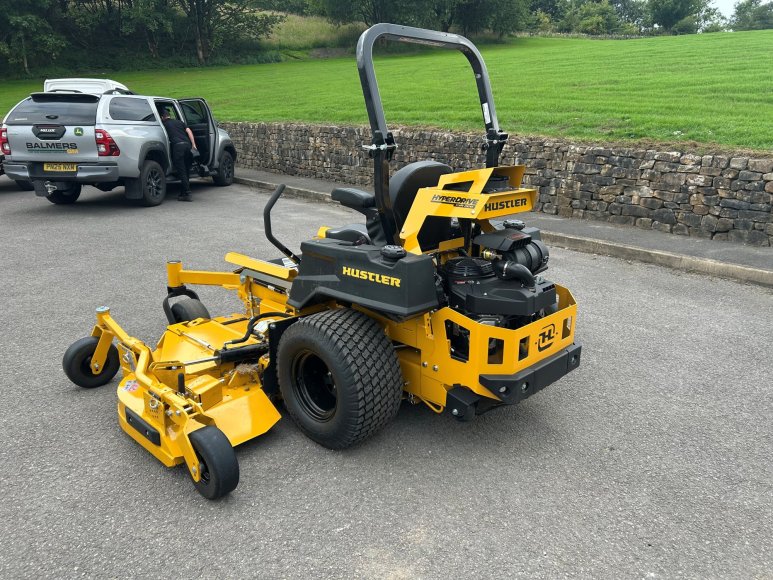 Hustler Super 104 Zero Turn Mower 