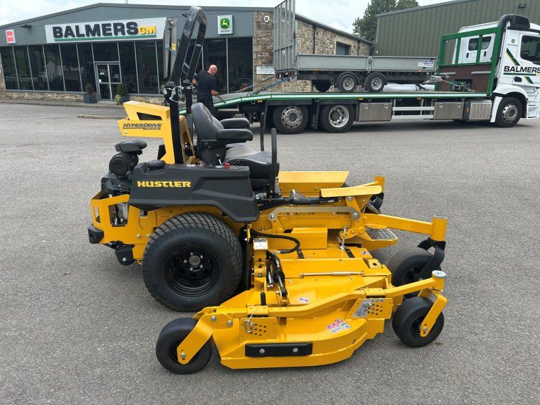 Hustler Super 104 Zero Turn Mower 