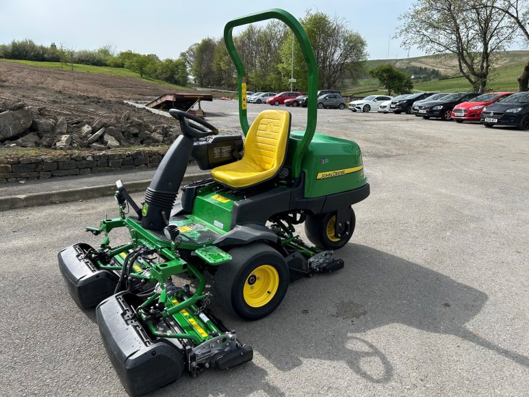 John Deere 2550 Greens Mower