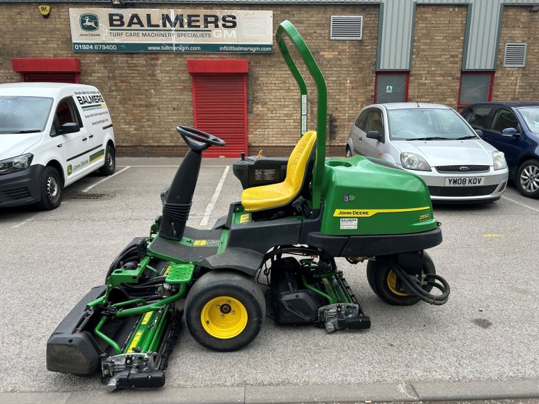 John Deere 2550 Greens Mower