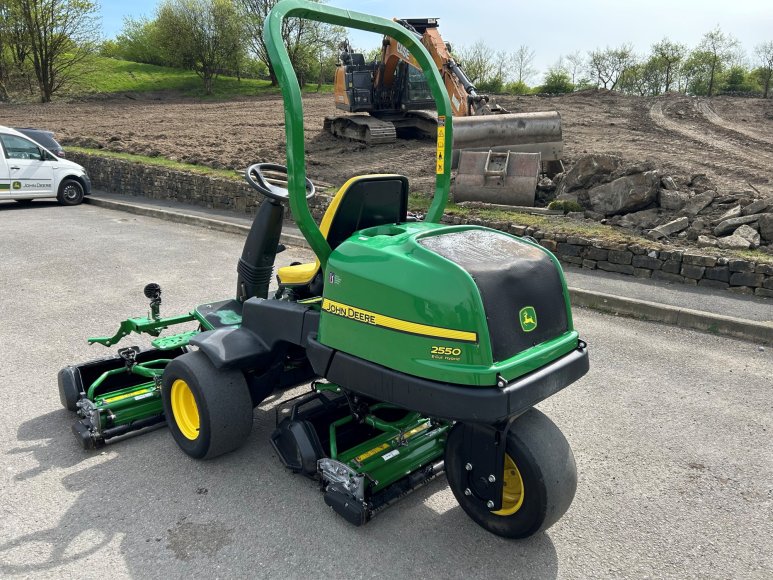 John Deere 2550 Greens Mower