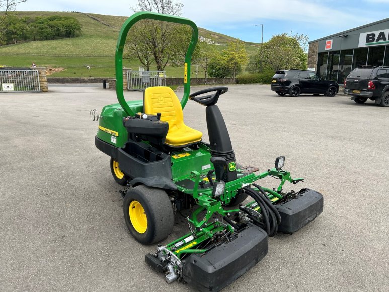 John Deere 2550 Greens Mower
