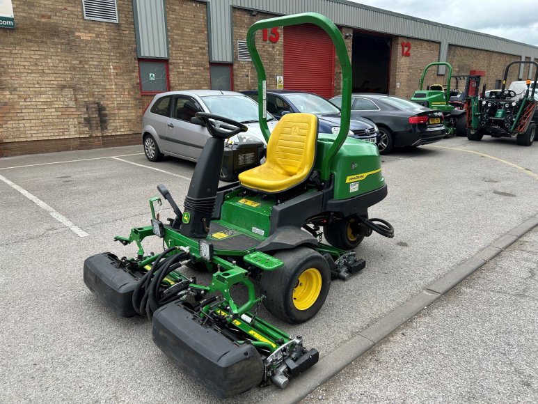 John Deere 2550 Greens Mower