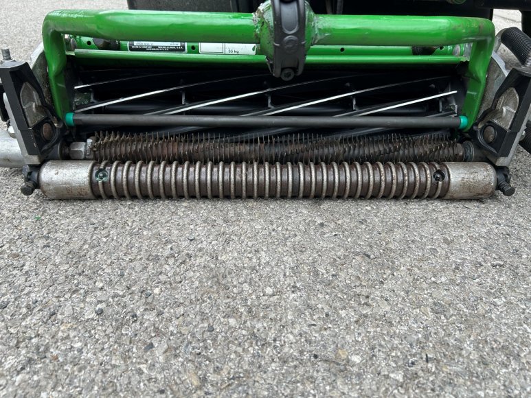 John Deere 2550 Greens Mower