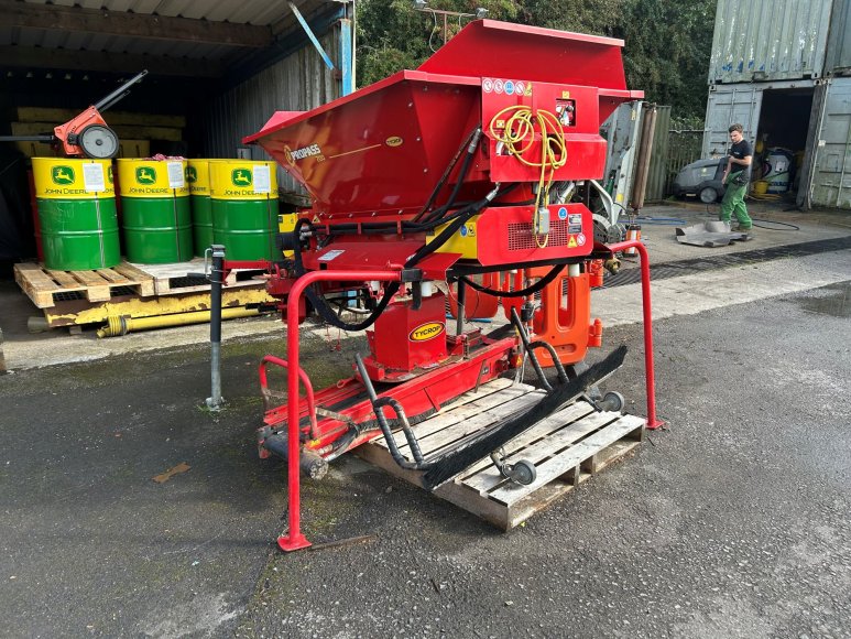Tycrop Propass 200 Top Dresser