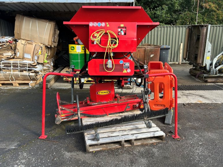 Tycrop Propass 200 Top Dresser