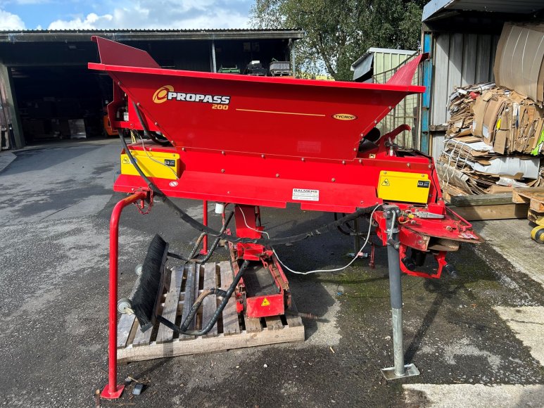 Tycrop Propass 200 Top Dresser