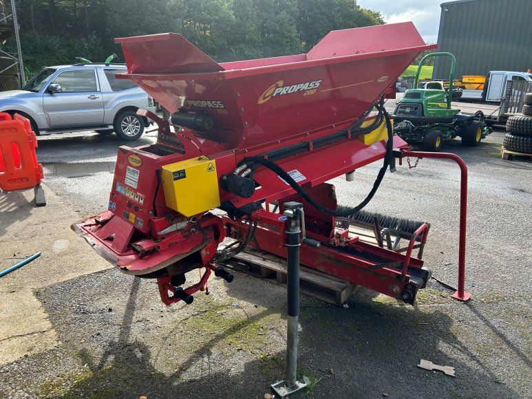 Tycrop Propass 200 Top Dresser