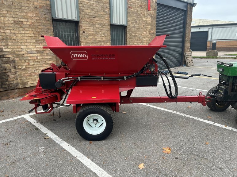 Toro Propass 200 Top Dresser