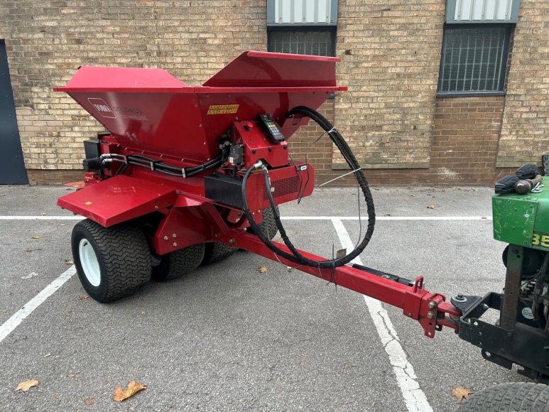 Toro Propass 200 Top Dresser