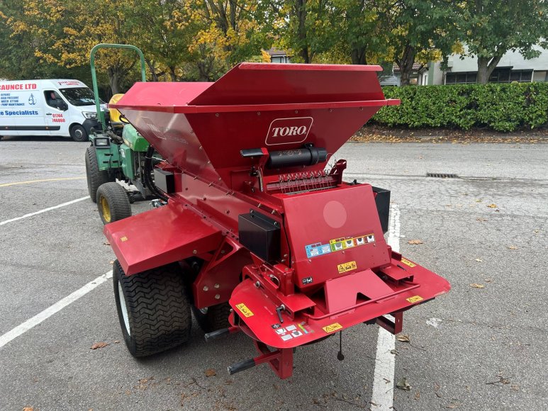 Toro Propass 200 Top Dresser