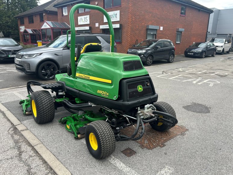 John Deere 8800A Terrain Cut 