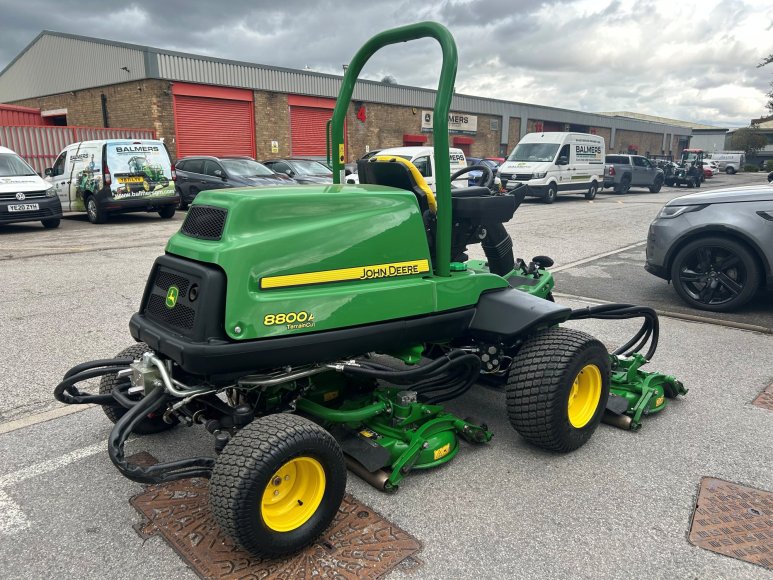 John Deere 8800A Terrain Cut 