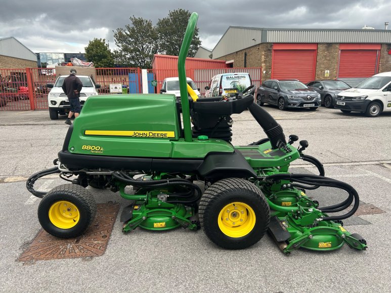 John Deere 8800A Terrain Cut 