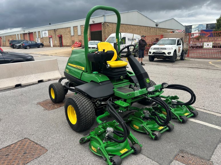 John Deere 8800A Terrain Cut 