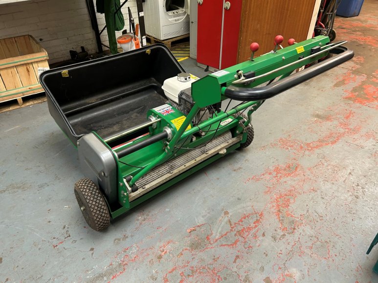 Dennis G860 Cylinder Mower