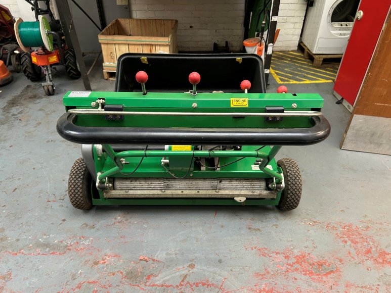 Dennis G860 Cylinder Mower