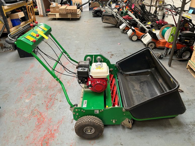 Dennis G860 Cylinder Mower