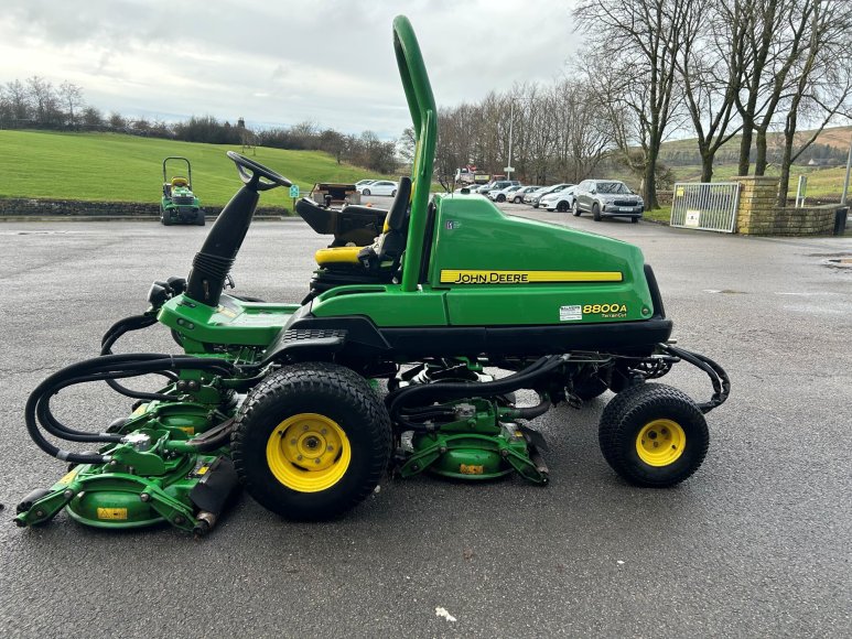 John Deere 8800A Terrain Cut 