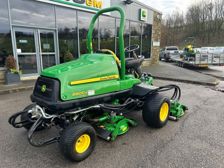 John Deere 8800A Terrain Cut 
