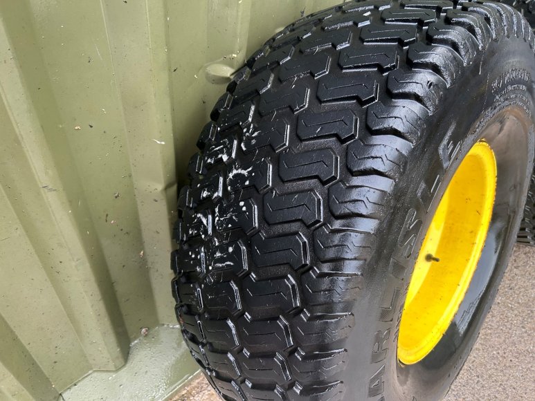 John Deere 2520 Rear Wheels & Tyres 