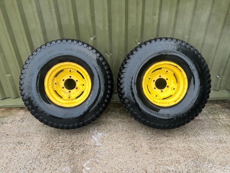 John Deere 2520 Rear Wheels & Tyres 