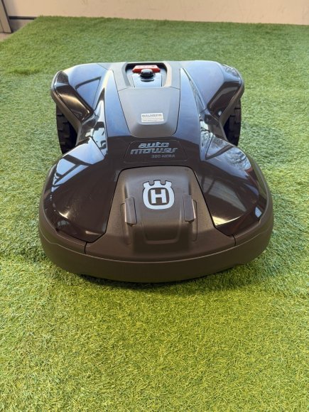 Ex-Demo Husqvarna Automower® 320 NERA