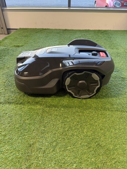 Ex-Demo Husqvarna Automower® 320 NERA