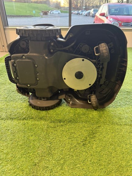 Ex-Demo Husqvarna Automower® 320 NERA