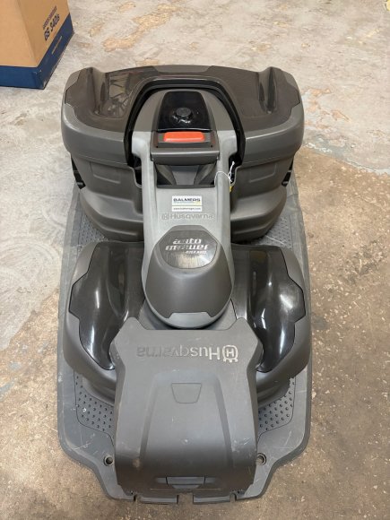 Husqvarna 435X AWD Automower®