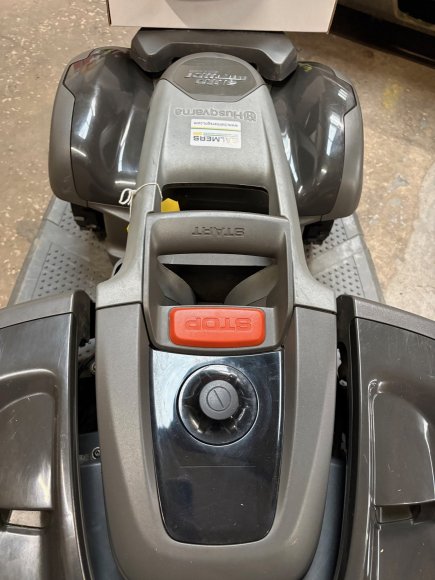 Husqvarna 435X AWD Automower®