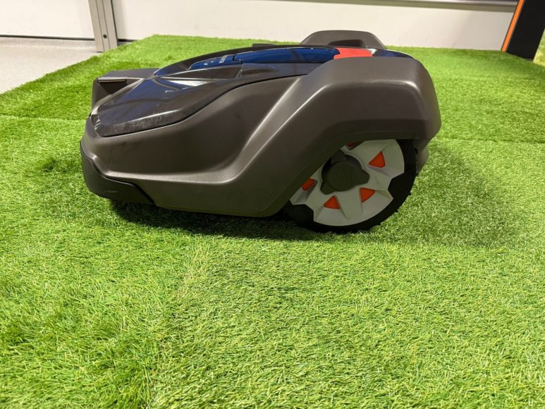 Ex-Demo Husqvarna 450X Automower®
