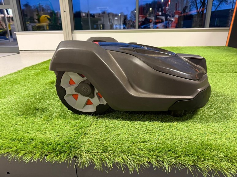 Ex-Demo Husqvarna 450X Automower®