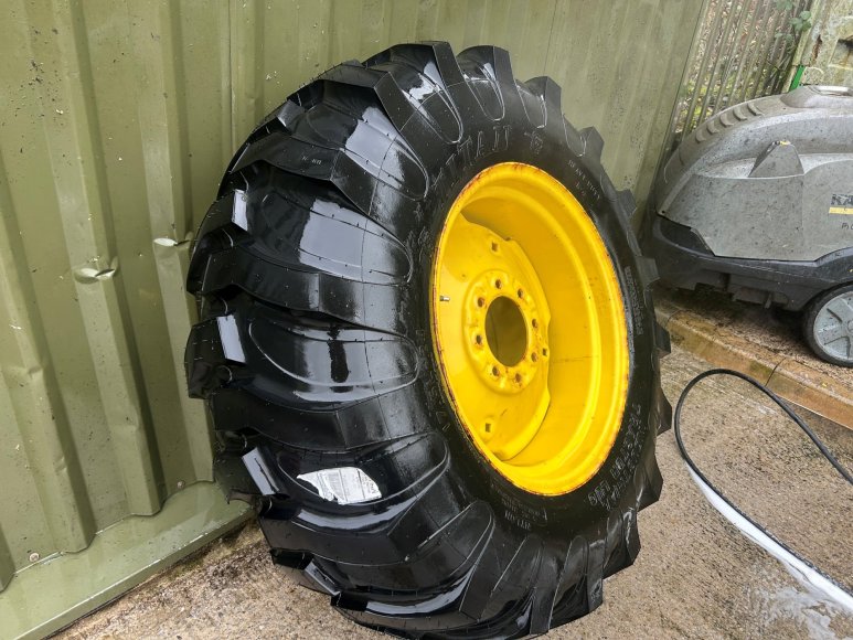 John Deere 4520 Wheel & Tyre 